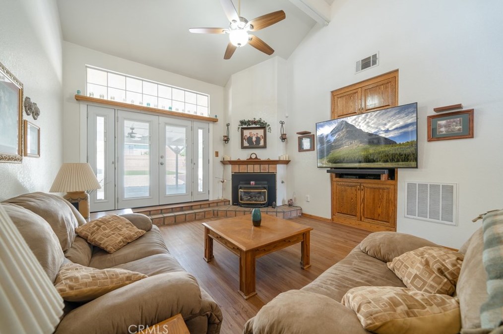 42419 61st St, Lancaster CA 93536-4517 exterior