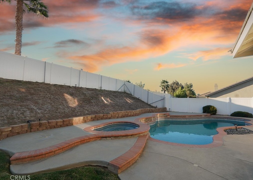 42333 Ridge View Dr, Lancaster CA 93536-7382 exterior