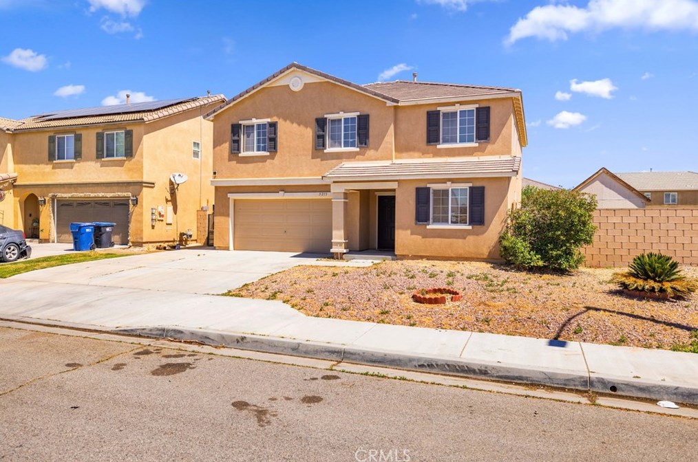 3213 James Ct, Lancaster CA  93535-6276 exterior