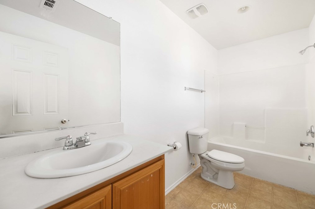 3213 James Ct, Lancaster CA  93535-6276 exterior