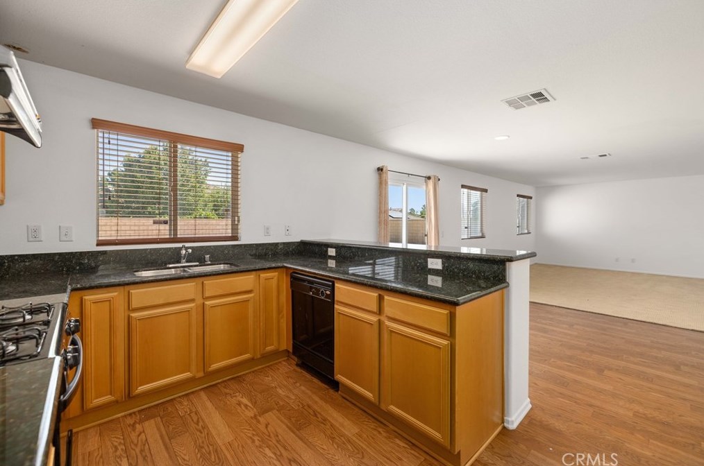3213 James Ct, Lancaster CA  93535-6276 exterior