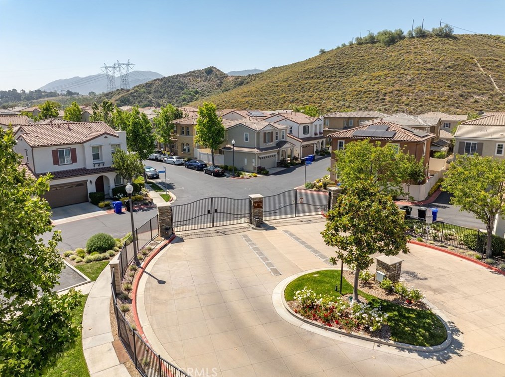 26010 Zaddison Ct, Santa Clarita CA  91350-8534 exterior