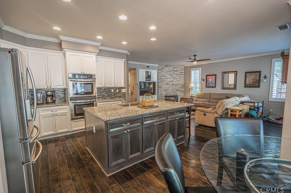 30425 Star Canyon Pl, Santa Clarita CA  91384-4714 exterior