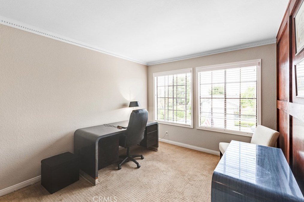 1 Rainbow Rdg Rd, Pomona CA  91766-4910 exterior