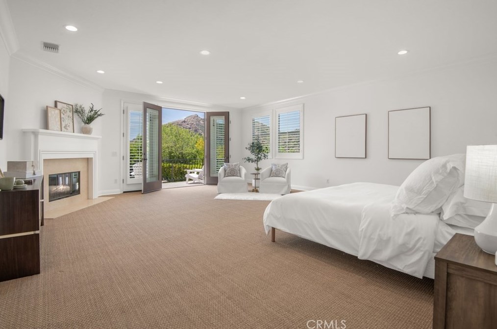 1314 Caitlyn Cir, Thousand Oaks CA 91361-5586 exterior