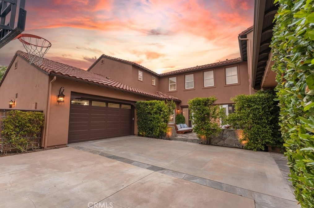 1314 Caitlyn Cir, Thousand Oaks CA 91361-5586 exterior