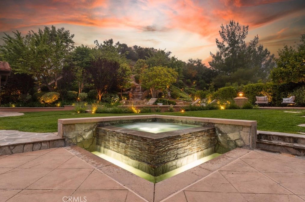 1314 Caitlyn Cir, Thousand Oaks CA 91361-5586 exterior