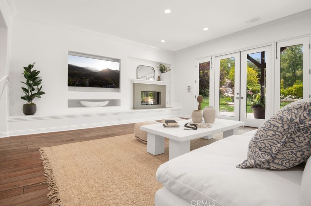 1314 Caitlyn Cir, Thousand Oaks CA 91361-5586 exterior