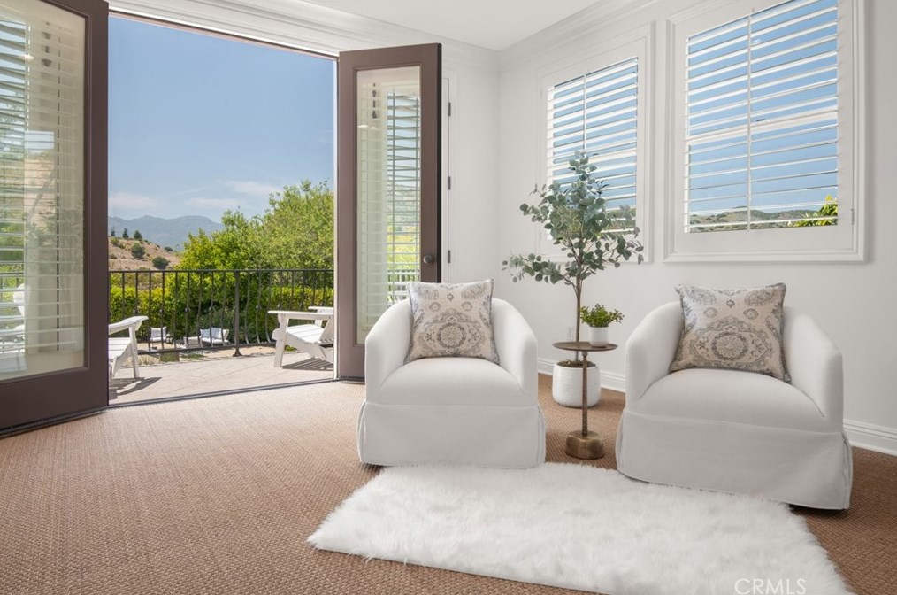 1314 Caitlyn Cir, Thousand Oaks CA 91361-5586 exterior