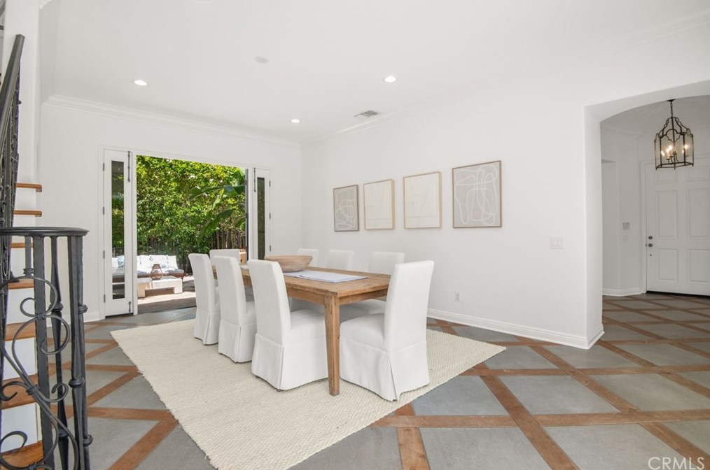 1314 Caitlyn Cir, Thousand Oaks CA 91361-5586 exterior