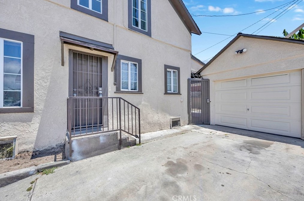 1732 Pacific Coast Hwy, Long Beach CA  90806-5830 exterior