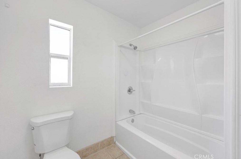 1732 Pacific Coast Hwy, Long Beach CA  90806-5830 exterior