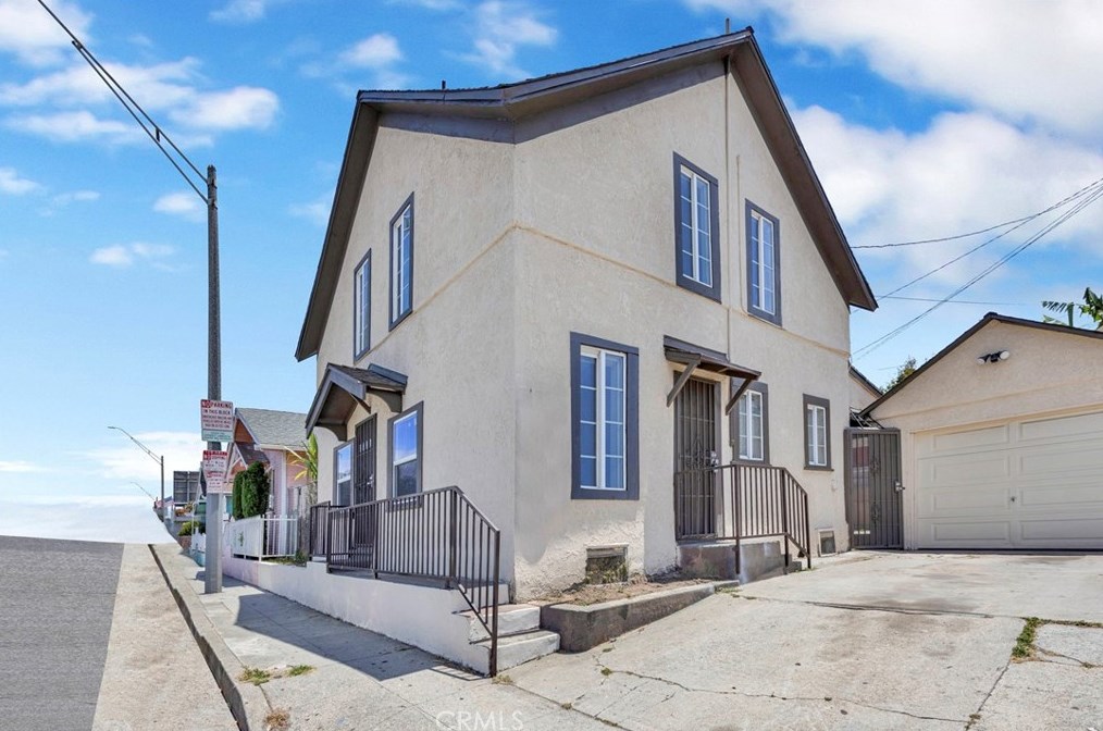 1732 Pacific Coast Hwy, Long Beach CA  90806-5830 exterior