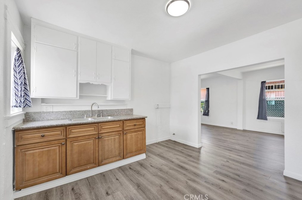 1732 Pacific Coast Hwy, Long Beach CA  90806-5830 exterior