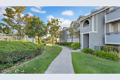 26853 Claudette Street #141, Canyon Country, CA 91351 - Photo 3