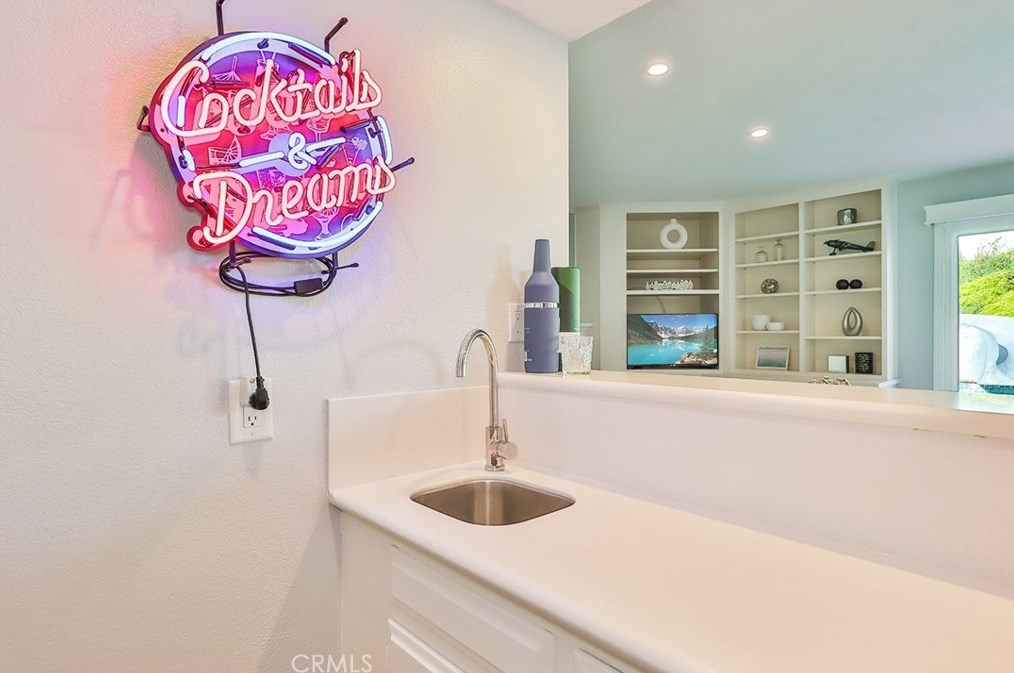 2506 Ciro Ave, Thousand Oaks CA 91360-1601 exterior