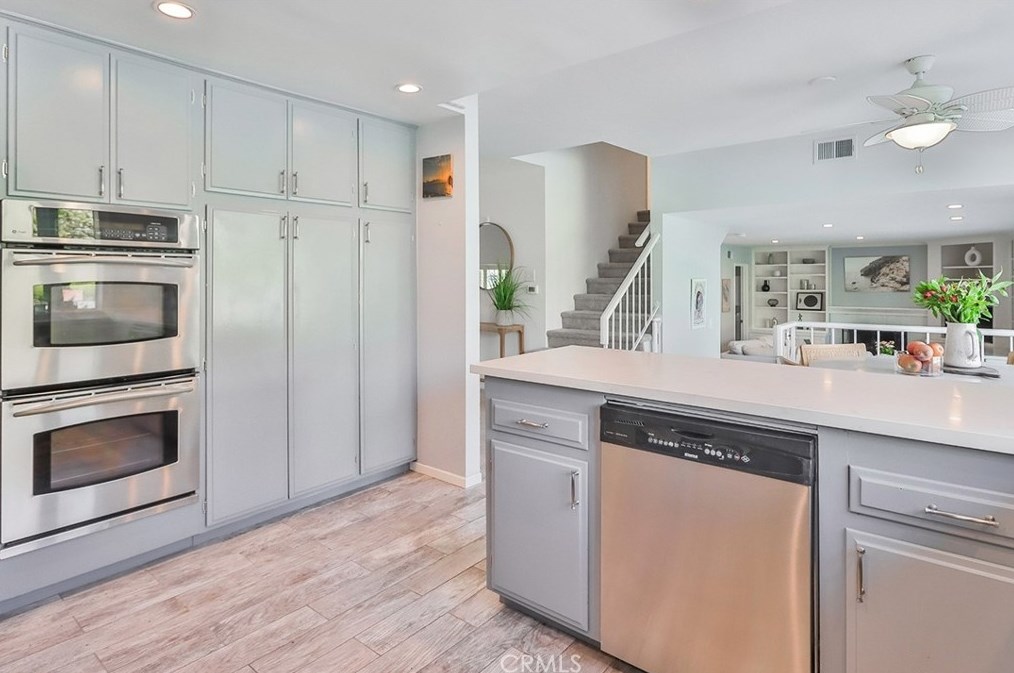 2506 Ciro Ave, Thousand Oaks CA 91360-1601 exterior