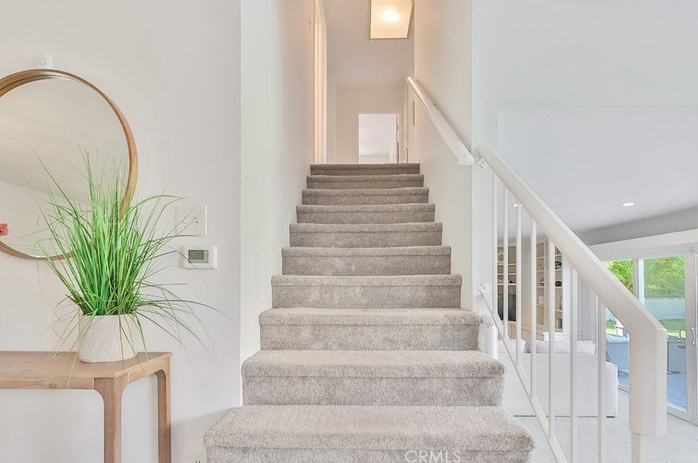 2506 Ciro Ave, Thousand Oaks CA 91360-1601 exterior