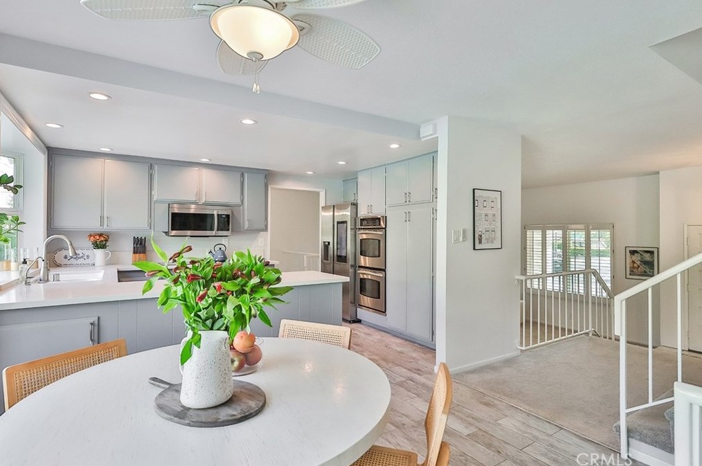 2506 Ciro Ave, Thousand Oaks CA 91360-1601 exterior