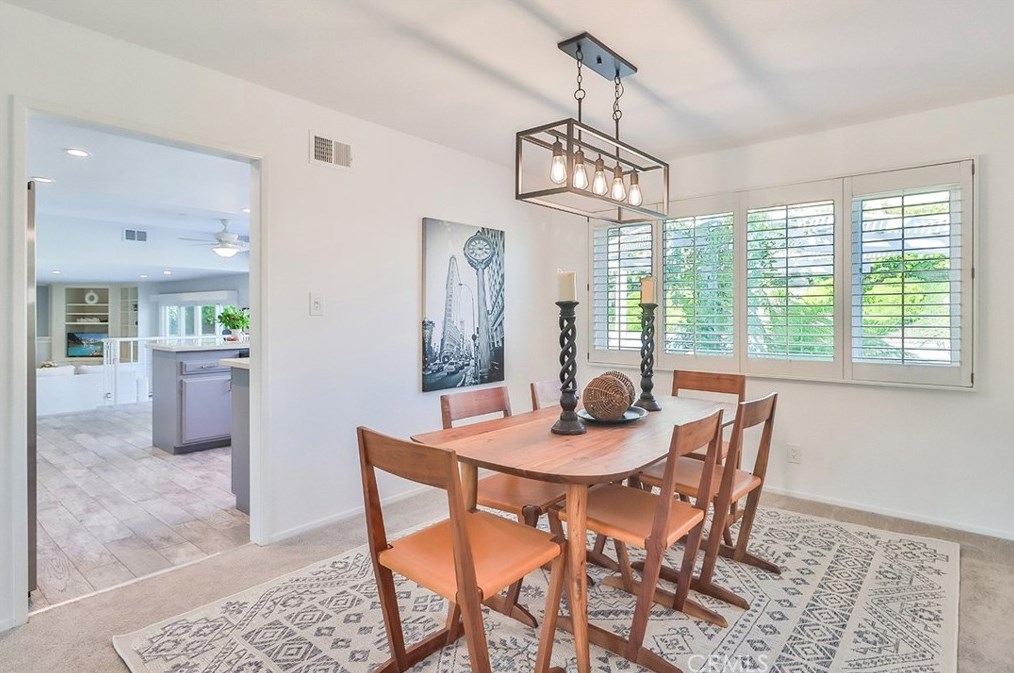 2506 Ciro Ave, Thousand Oaks CA 91360-1601 exterior