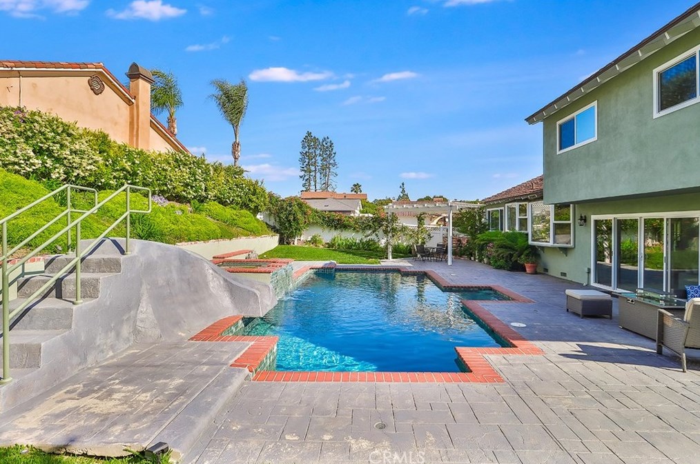 2506 Ciro Ave, Thousand Oaks CA 91360-1601 exterior