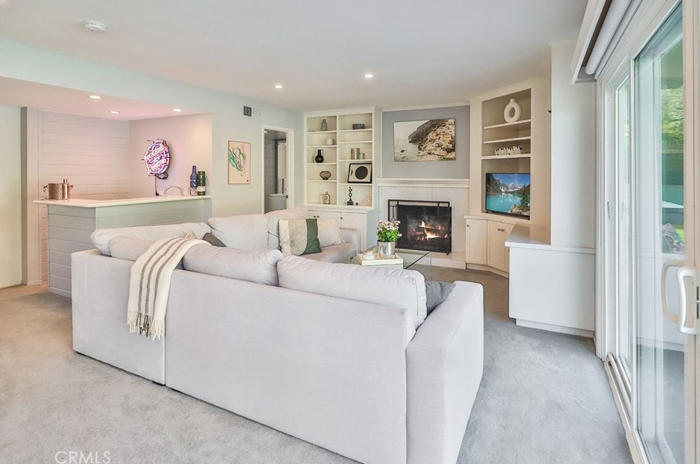 2506 Ciro Ave, Thousand Oaks CA 91360-1601 exterior