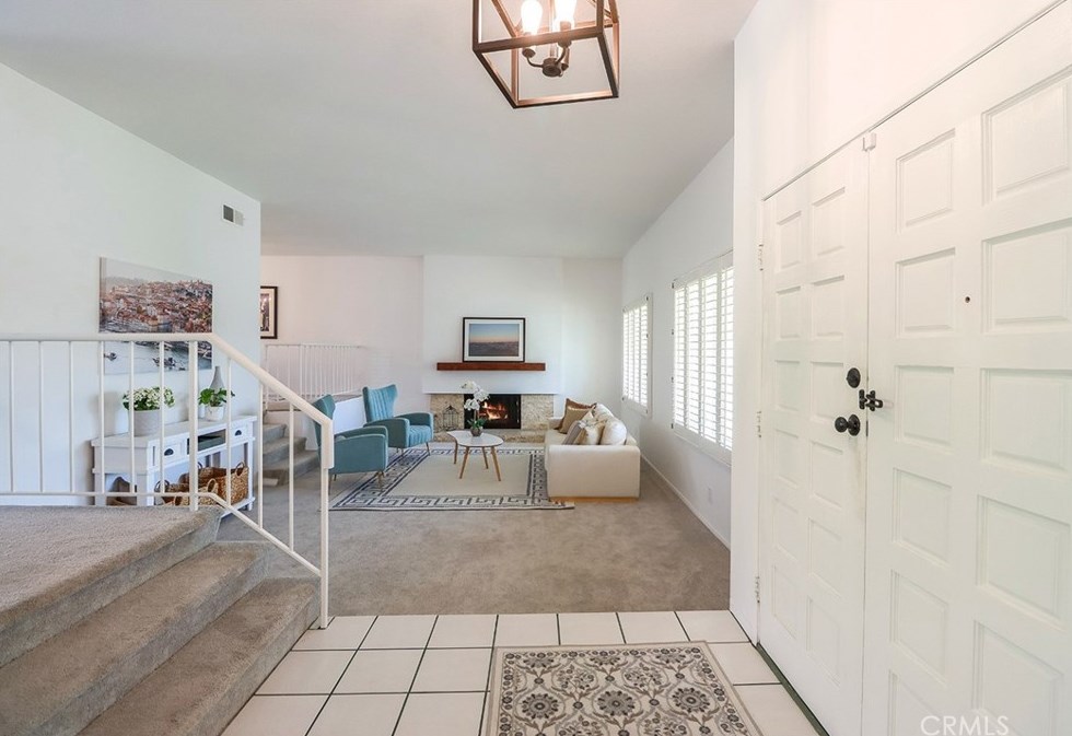 2506 Ciro Ave, Thousand Oaks CA 91360-1601 exterior