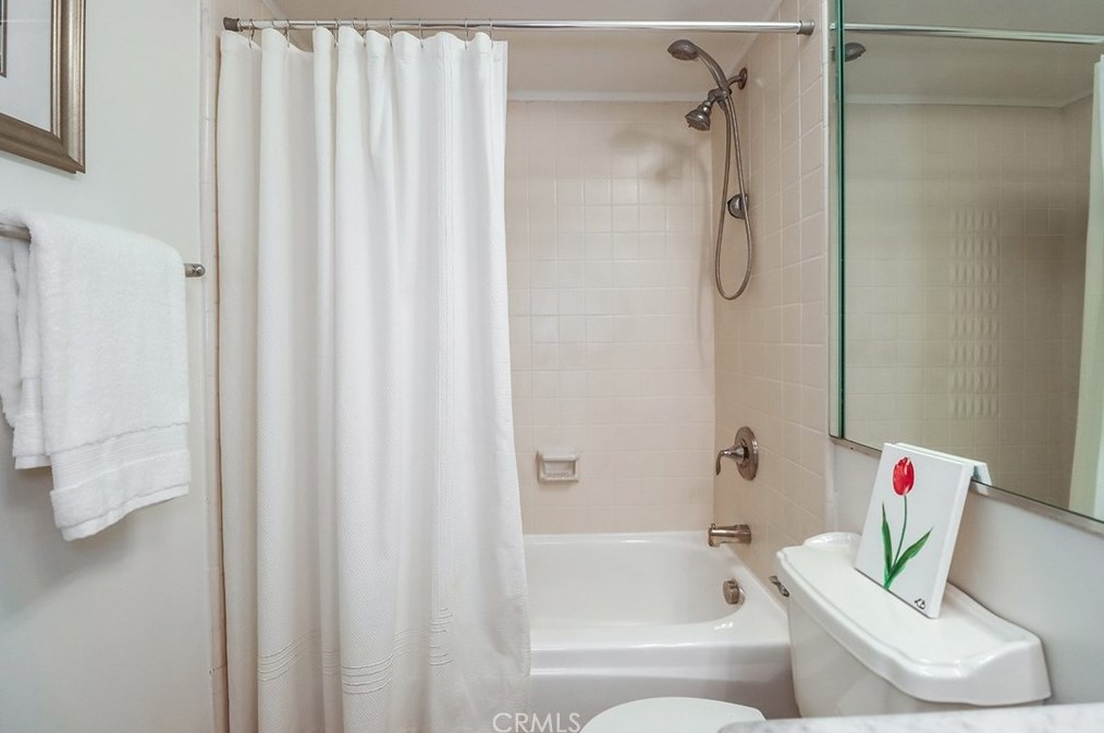 2506 Ciro Ave, Thousand Oaks CA 91360-1601 exterior