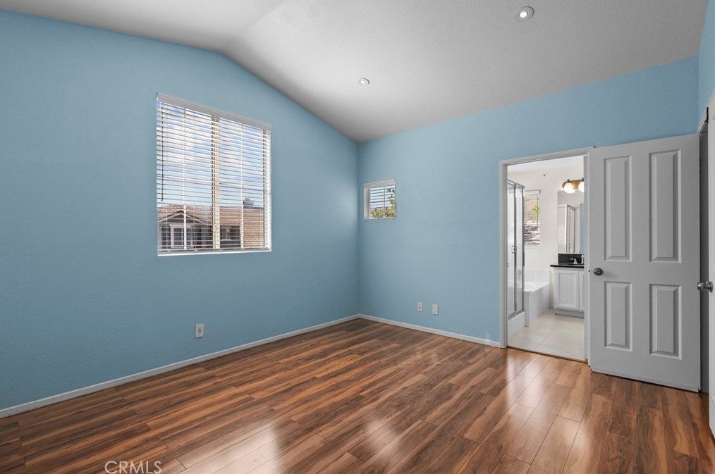 25507 Crockett Ln, Santa Clarita CA  91381-1633 exterior