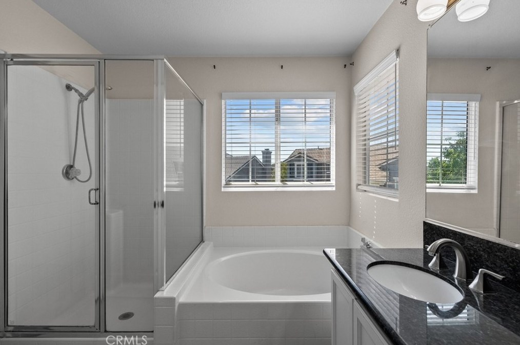 25507 Crockett Ln, Santa Clarita CA  91381-1633 exterior