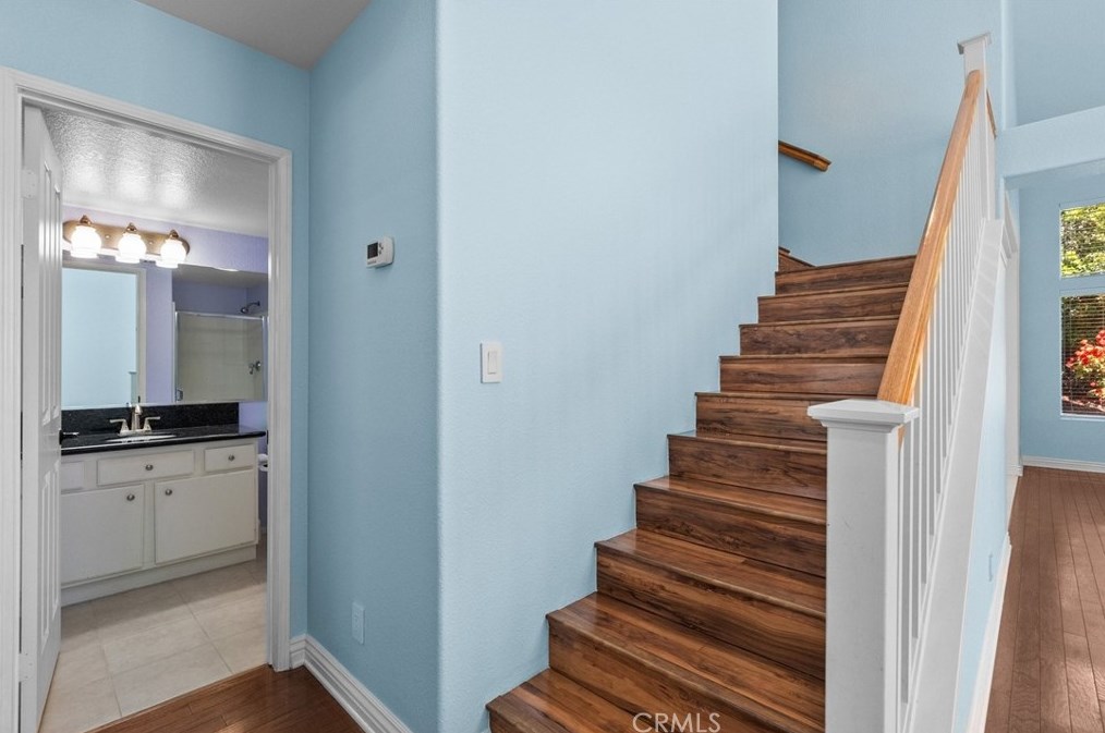 25507 Crockett Ln, Santa Clarita CA  91381-1633 exterior