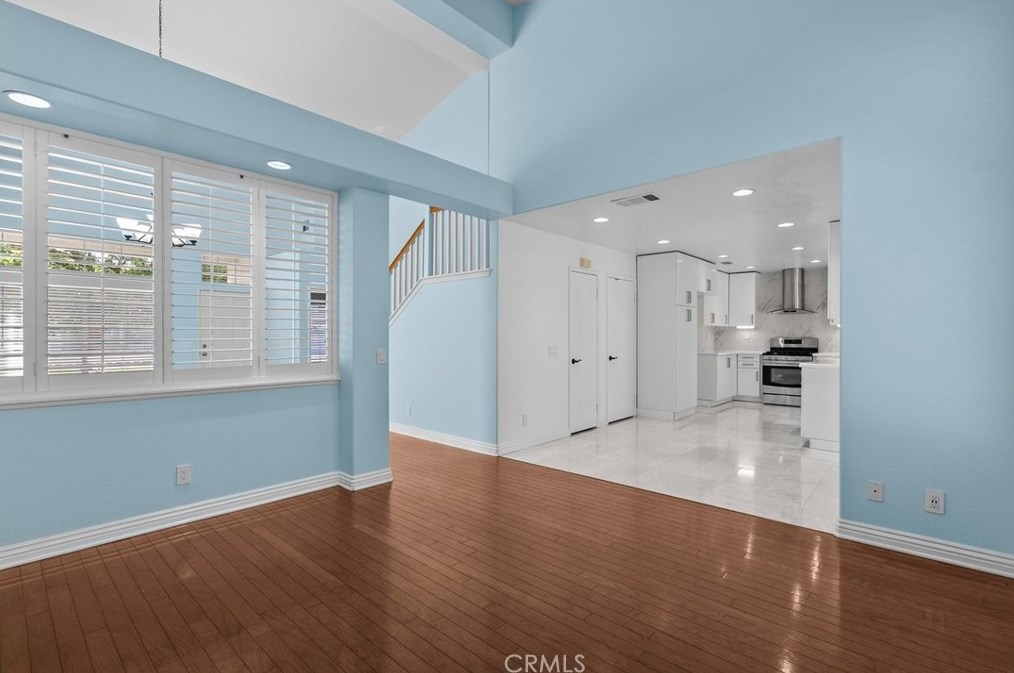 25507 Crockett Ln, Santa Clarita CA  91381-1633 exterior
