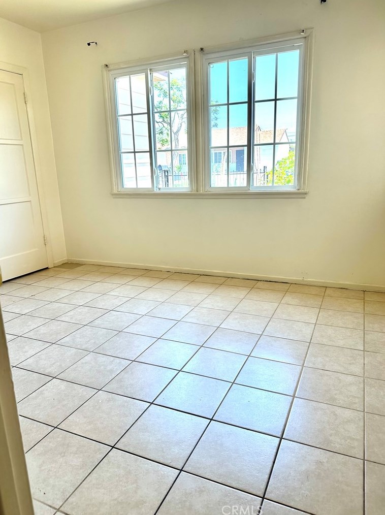 9687 Amboy Ave, Los Angeles CA  91331-4234 exterior