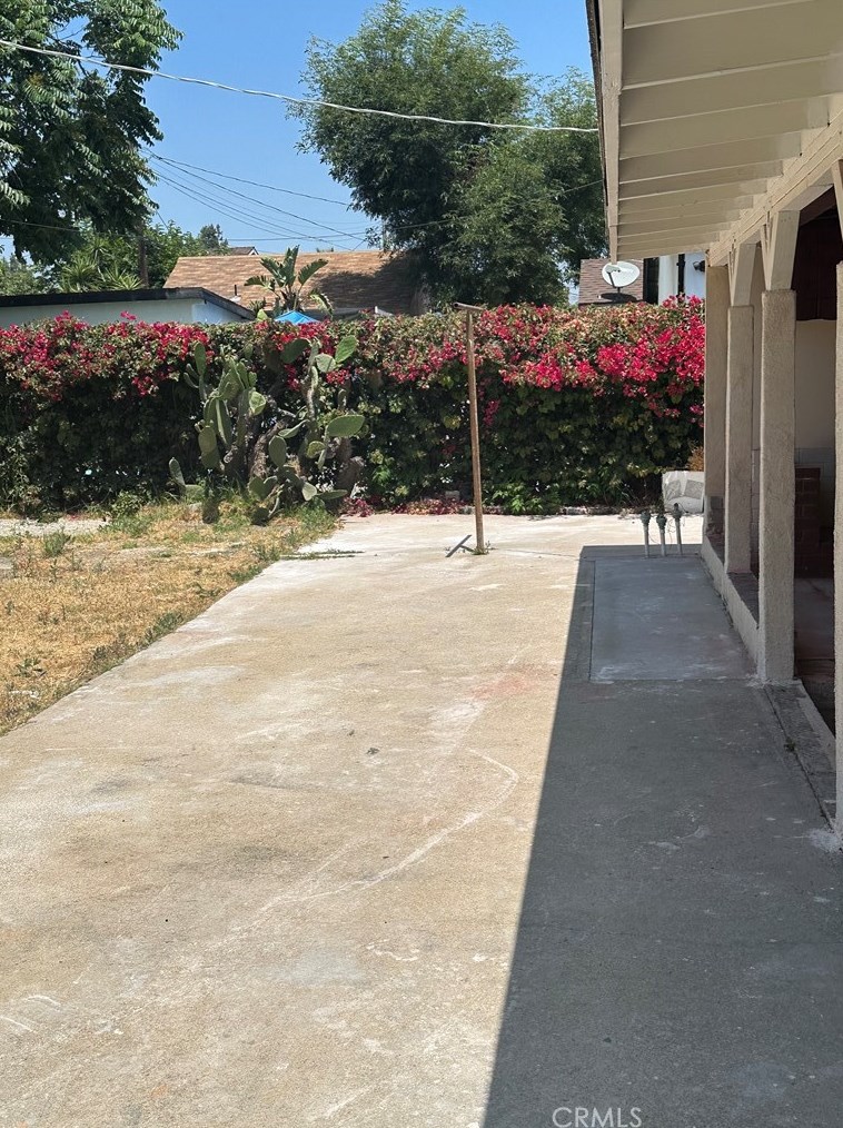 9687 Amboy Ave, Los Angeles CA  91331-4234 exterior