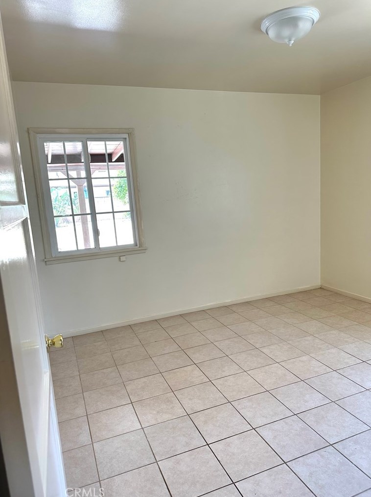9687 Amboy Ave, Los Angeles CA  91331-4234 exterior