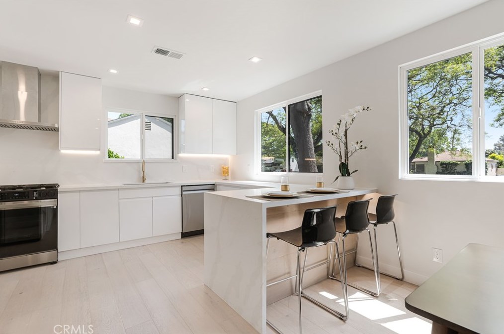 2476 Colby Ave, Los Angeles CA  90064-3004 exterior