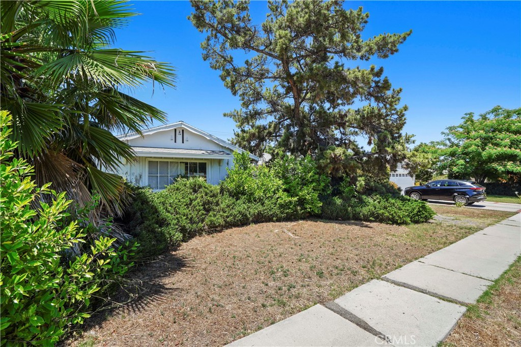 24021 Friar St, Woodland Hills, CA 91367 MLS SR24134291 Coldwell Banker