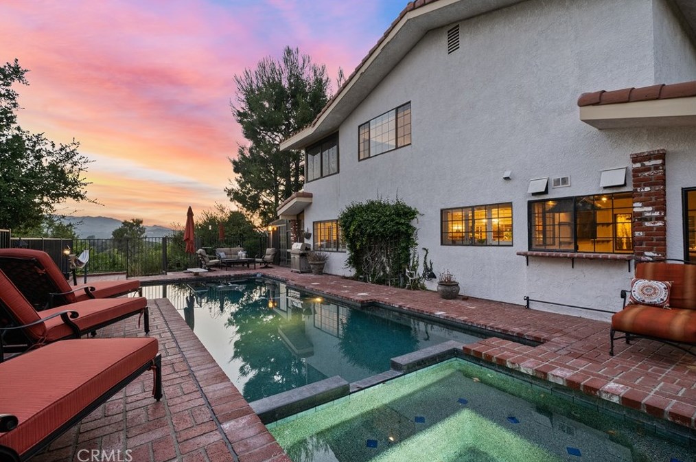23229 8th St, Santa Clarita CA  91321-2601 exterior