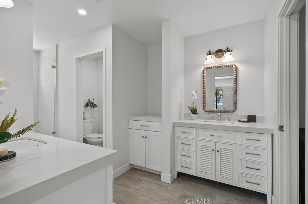 23229 8th St, Santa Clarita CA  91321-2601 exterior