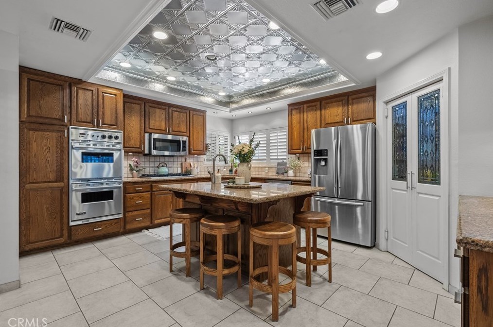 23229 8th St, Santa Clarita CA  91321-2601 exterior