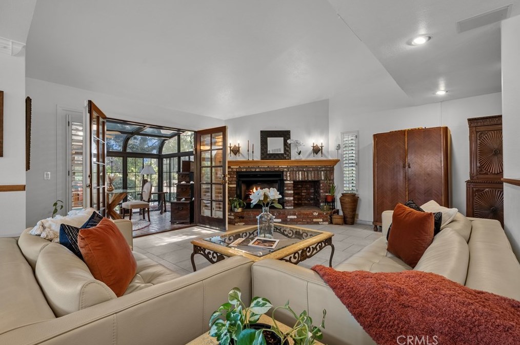 23229 8th St, Santa Clarita CA  91321-2601 exterior