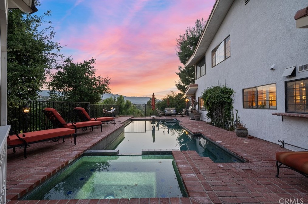 23229 8th St, Santa Clarita CA  91321-2601 exterior