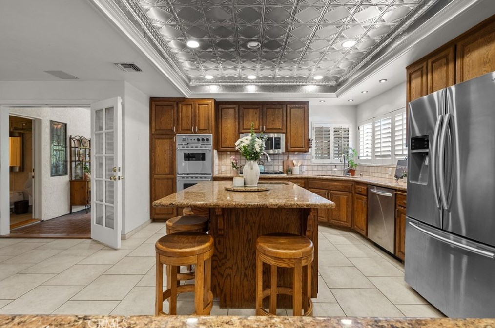 23229 8th St, Santa Clarita CA  91321-2601 exterior