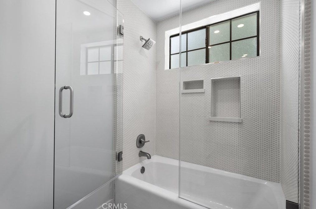 23229 8th St, Santa Clarita CA  91321-2601 exterior