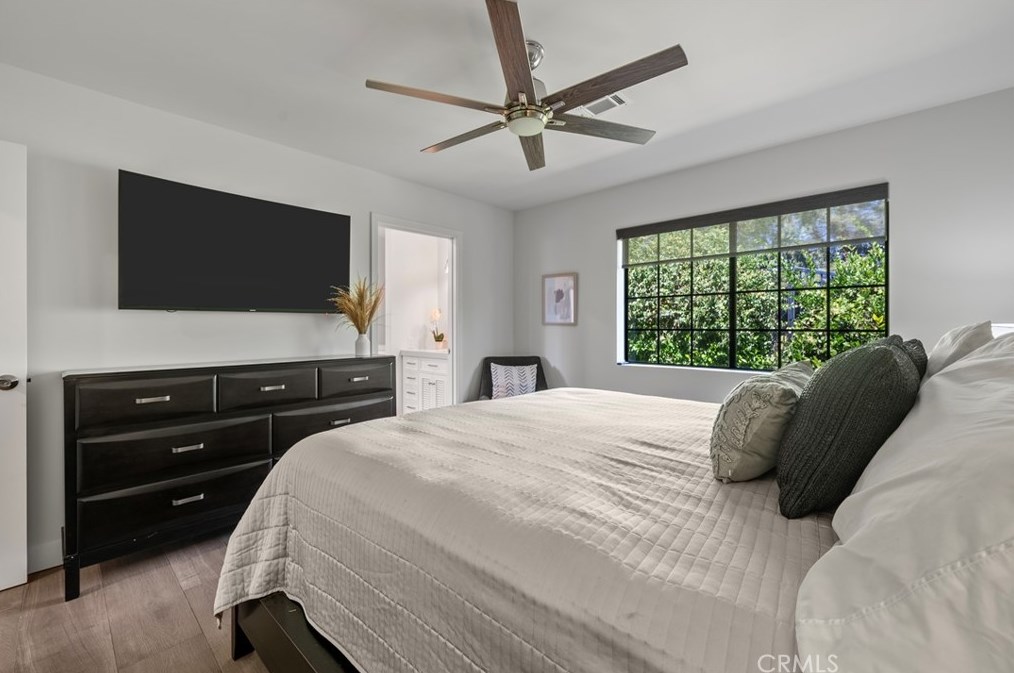 23229 8th St, Santa Clarita CA  91321-2601 exterior