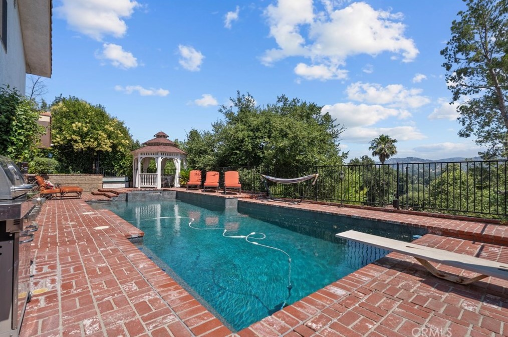 23229 8th St, Santa Clarita CA  91321-2601 exterior