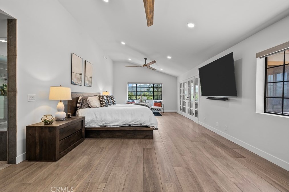 23229 8th St, Santa Clarita CA  91321-2601 exterior