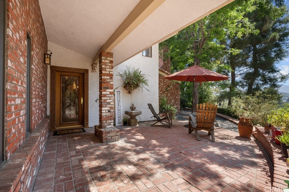 23229 8th St, Santa Clarita CA  91321-2601 exterior