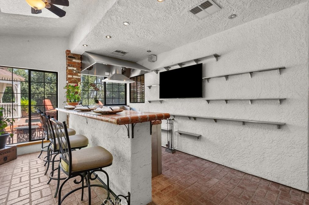23229 8th St, Santa Clarita CA  91321-2601 exterior