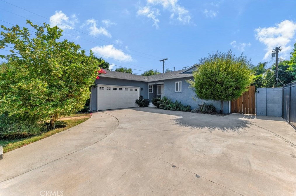 6439 Gaynor Ave, Van Nuys CA  91406-6435 exterior